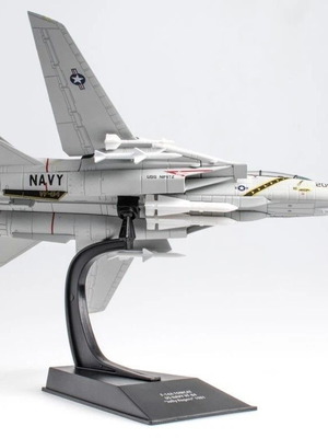 Модел на самолет F14 - TOP GUN 1/100