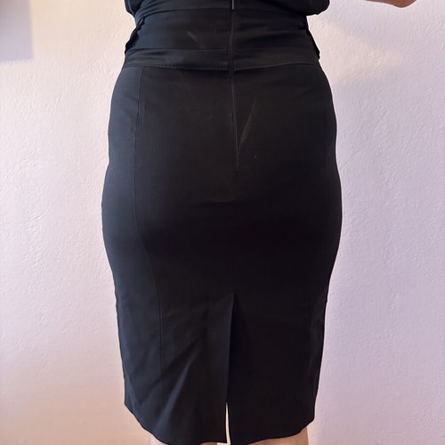 Karen Millen black skirt knee-length like new, size S