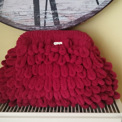 Puffy handmade medium burgundy handbag with crown lining