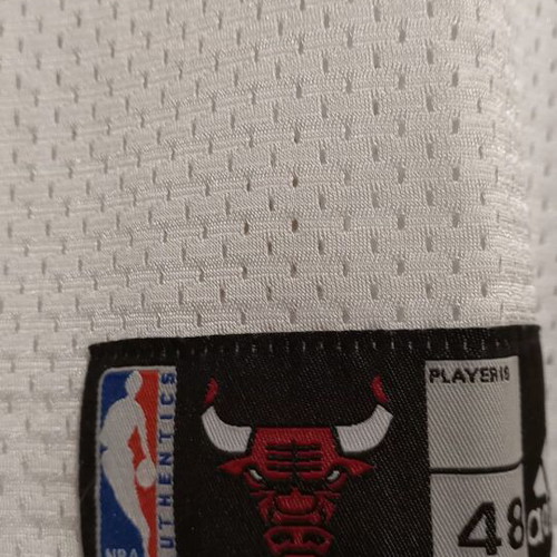Authentic NBA Chicago Bulls jersey, Adidas, medium, white and red