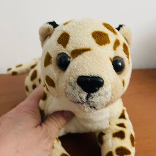 Cheetah plush like new, 34 cm length