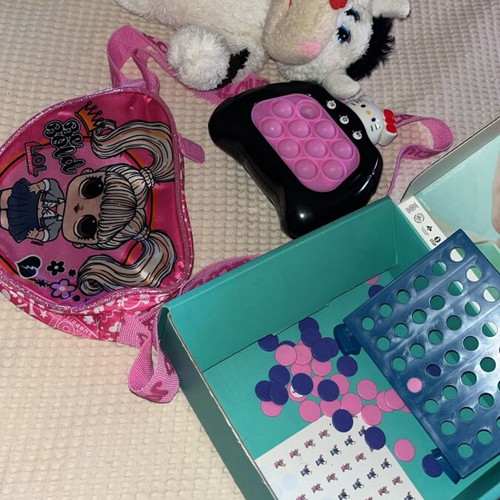 Children's toy set like new with L.O.L. bag, Connect 4, Pop It, plush cow