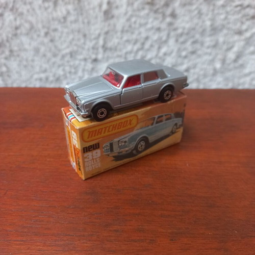 Matchbox Lesney No. 39 Rolls Royce toy car like new, silver