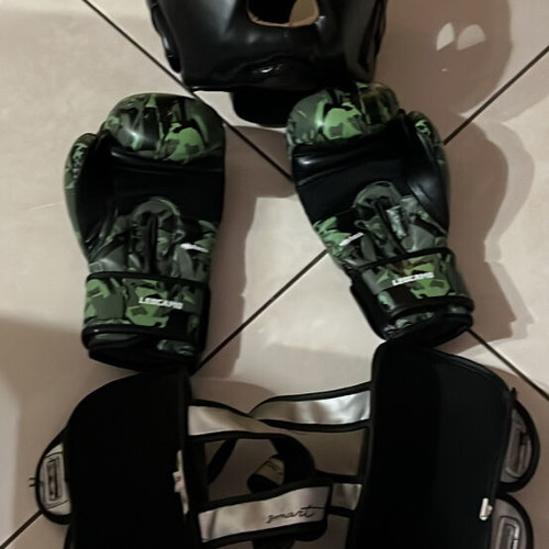 Kick boxing equipment kids size small like new, green khaki