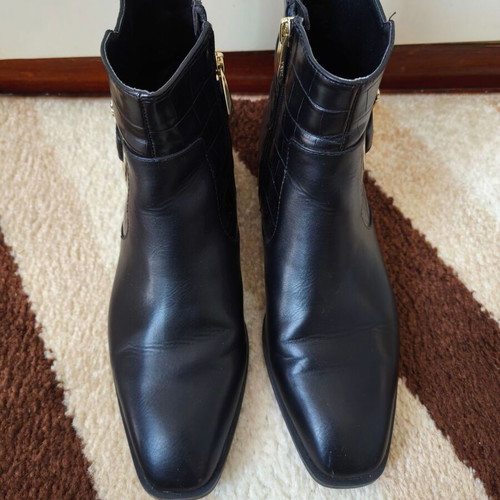 Zara women's ankle boots like new, black, size 40, faux leather