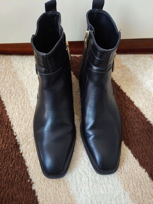 Zara women's ankle boots like new, black, size 40, faux leather