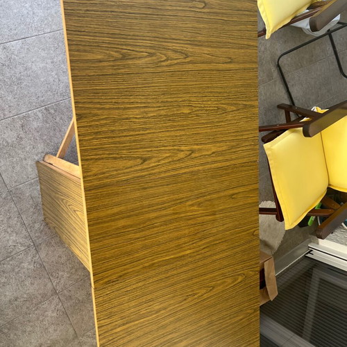 Folding dining table like new, compact and sturdy
