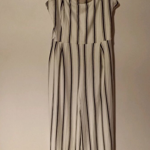 Women's cropped jumpsuit like new, black and white, size M