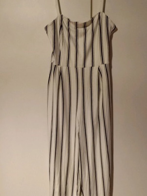 Women's cropped jumpsuit like new, black and white, size M