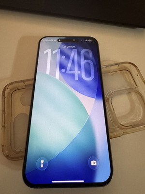 iPhone 15 Pro Max 256GB άσπρο σαν καινούργιο με 7 θήκες και καλώδιο Type C
