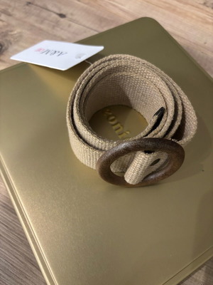 Adjustable belt new with wooden buckle