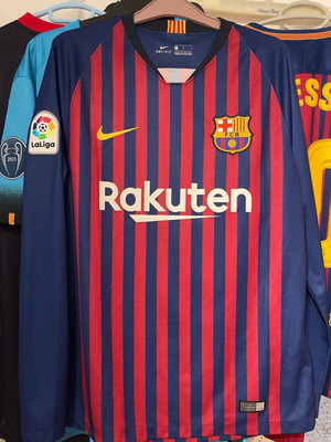 Messi Barcelona 2018 long sleeve shirt used, size Medium