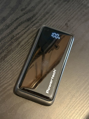 Powertech Power Bank 10000mAh σαν καινούργιο με ψηφιακή ένδειξη μπαταρίας