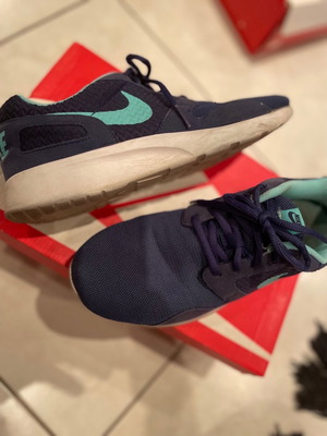 Nike blue athletic shoes like new, size 42