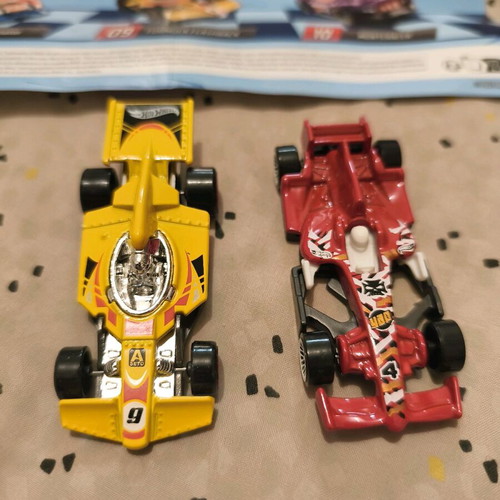 Hot Wheels mystery models Formula 1 and Formula flashback like new x2