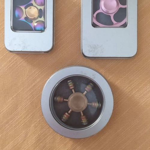 Fidget spinners in excellent condition