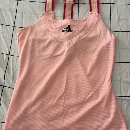 Adidas sleeveless top pink like new, size M