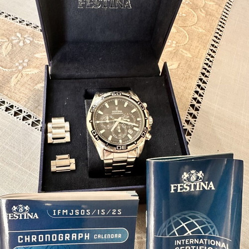 Festina men's watch with chronograph and date, silver