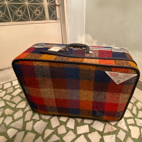 Retro 1960 Vintage Suitcase like new, medium capacity with wheels and strap