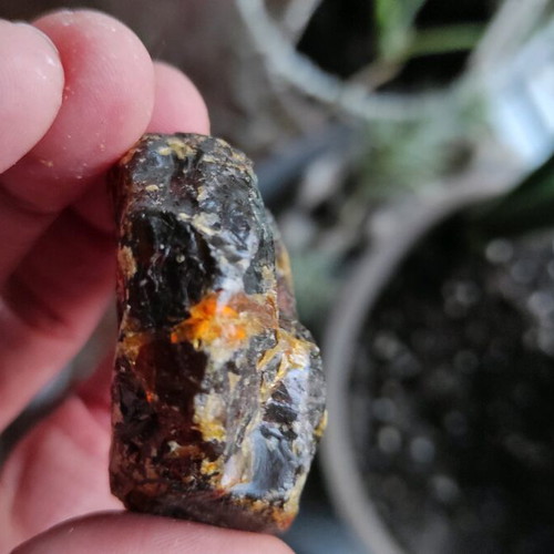 Black amber agate semi-precious stone like new, weight 25.89 g