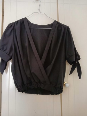 Women's crop blouse, black, size S