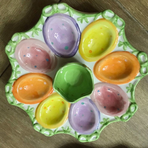 Ceramic Easter Egg Holder and Platter for 8 Eggs with Central Compartment
