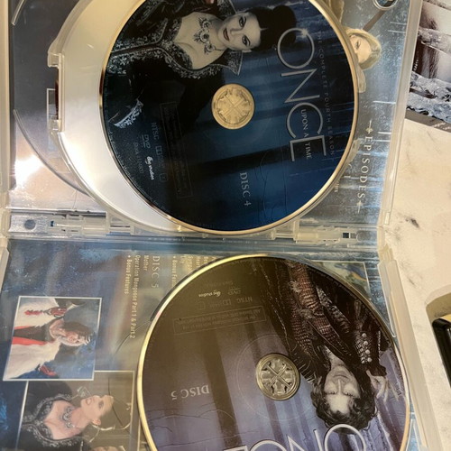 Once Upon A Time Season 4 Limited Edition Cover Boxset like new, DVD