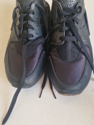 Nike athletic shoes like new, black, size 43