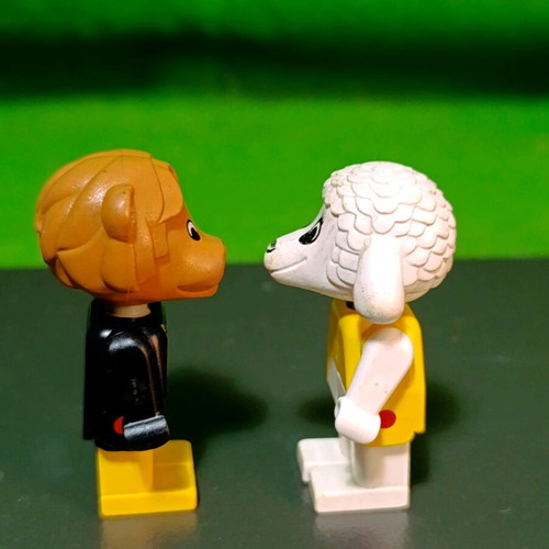 Lego Fabuland vintage 80s figures Lion and Sheep used