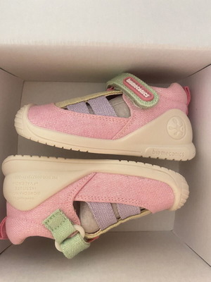 Biomecanics baby shoes size 20 like new, canvas, pastel colors