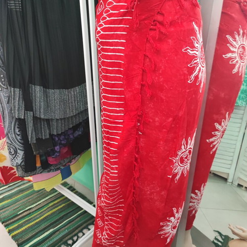 Rima Beachwear red viscose pareo with fringes and sun print