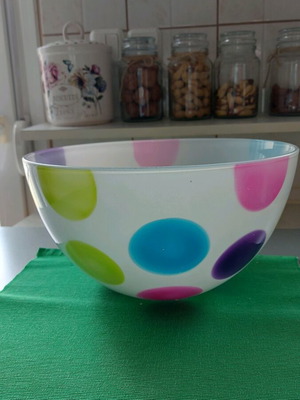 Glass fruit bowl like new, multipurpose bowl