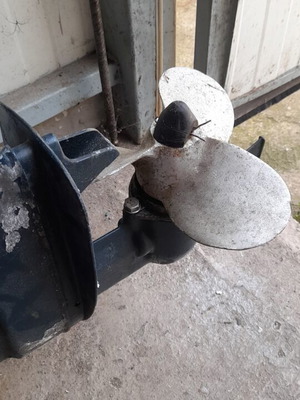 Outboard Tohatsu engine used for spare parts without papers