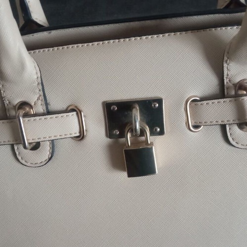Women's shoulder bag like new, beige