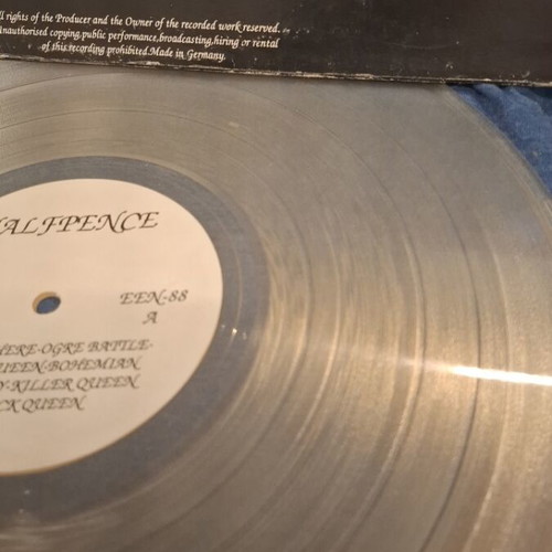 Queen Black N White vinyl like new, rock