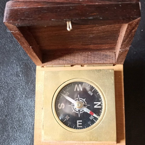 Vintage nautical compass in wooden case used, early 70s