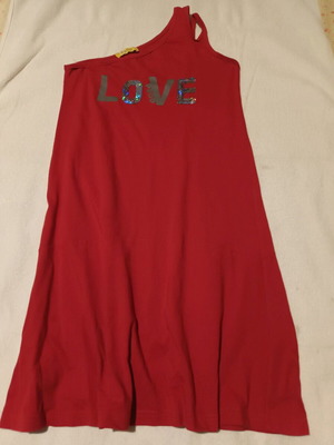 Girls' mako dress 12-14 years like new, red