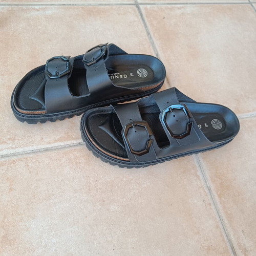 Genuins sandals black size 40 like new
