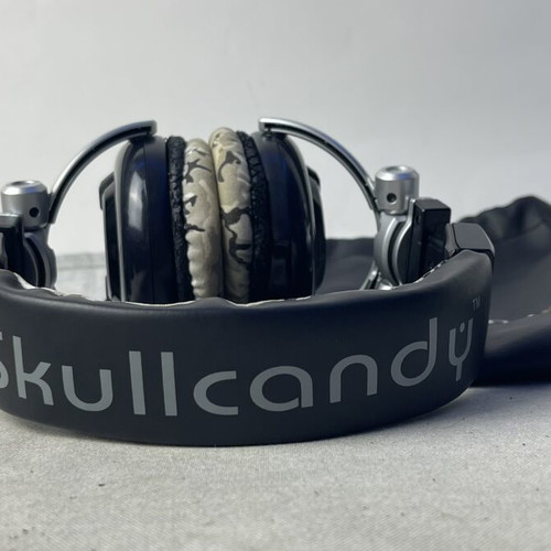 Skullcandy DJ Wired Over-Ear Headphones with Carrying Pouch used