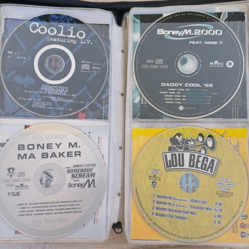 CD singles used, pack of 24 assorted