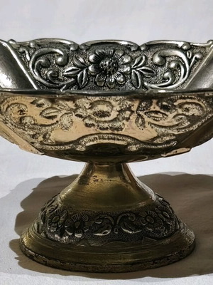 Silver-plated container like new, diameter 20.5 cm and height 10 cm