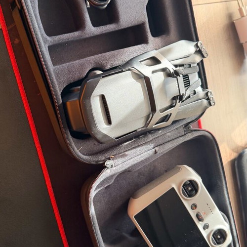 DJI Mavic 3 Classic with controller and carrying case like new