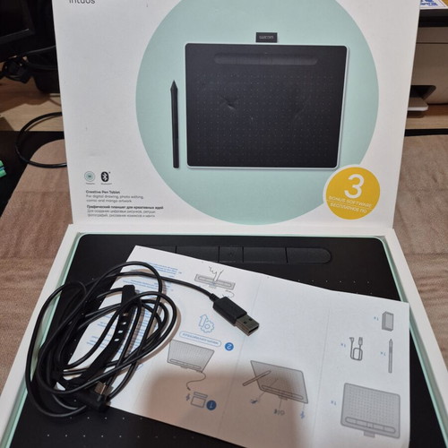 Wacom Intuos M pen tablet, pistachio