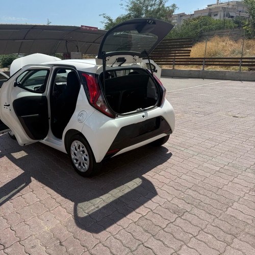 Toyota Aygo 2019 model like new, 67000 km, 4 doors, white, uncrashed