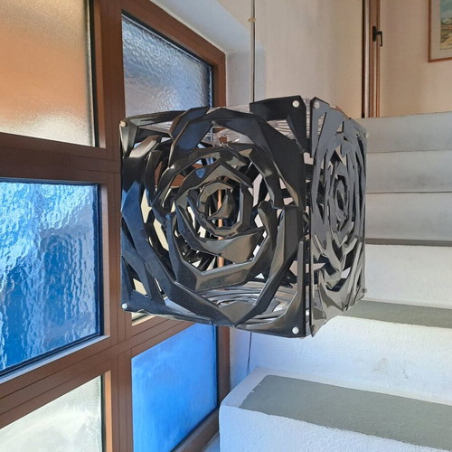 Pendant lights black with design, like new, set of 2