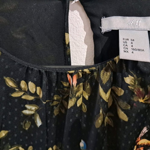Dress size S 36 8 with floral pattern