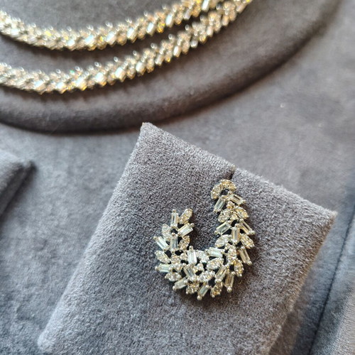 Jewelry set silver plated with white zircon, like new