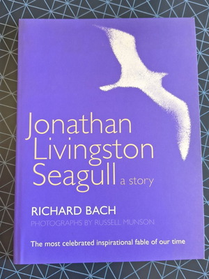 Jonathan Livingston Seagull book by Richard Bach, English edition