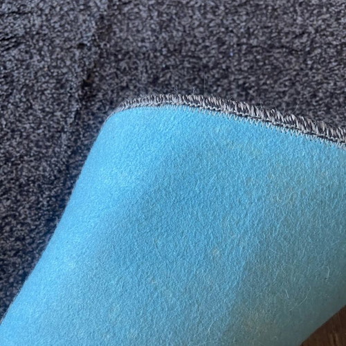 Runner used 0.70 x 1.40 solid color with marks