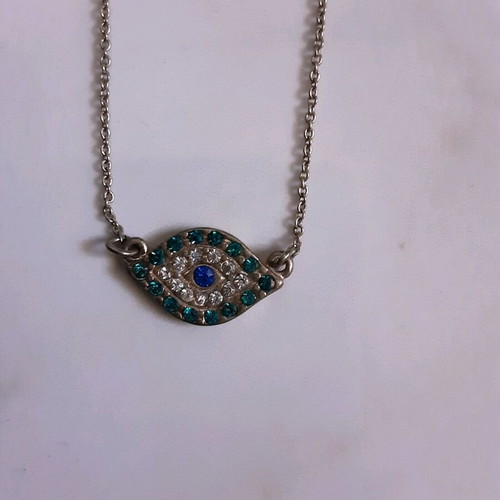 Eye necklace like new, worn